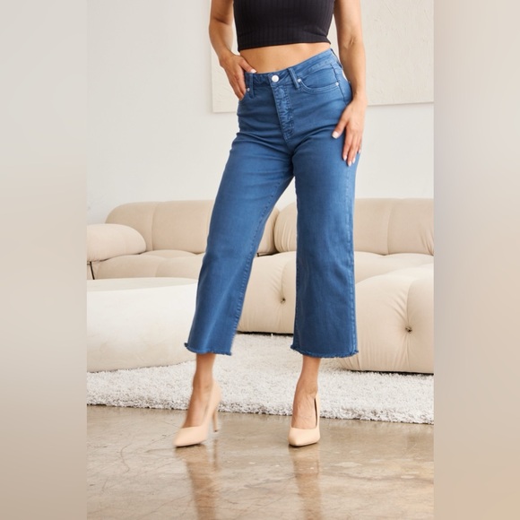 RFM Crop Chloe Tummy Control High Waist Raw Hem Jeans - Picture 13 of 16